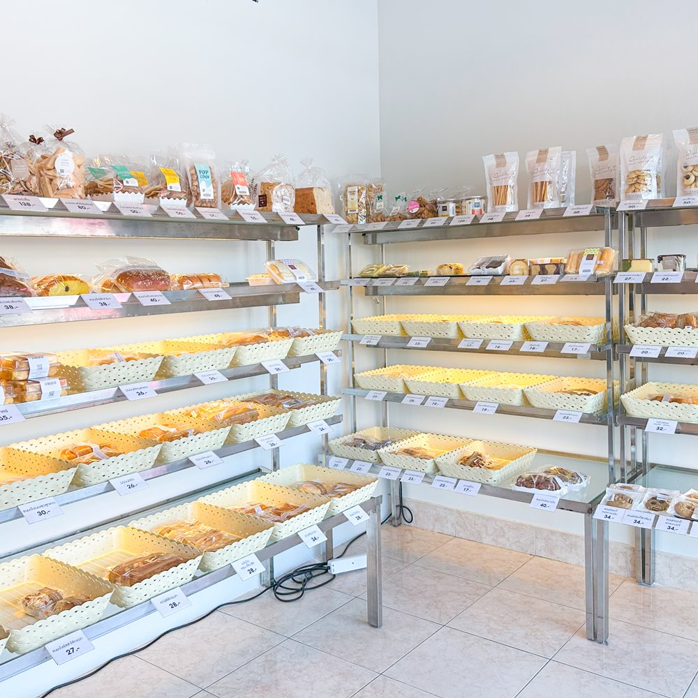 ร้าน Living Room Baked