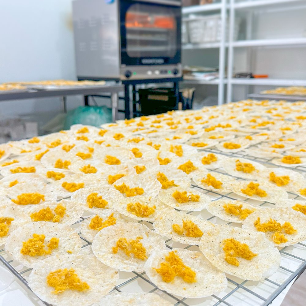 ข้าวตังหมูหยอง Living Room Baked