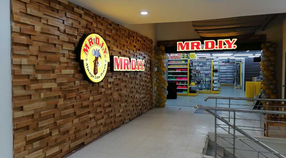 สาขาที่ 284 แจ่มฟ้าเซฟมาร์ท,ลำพูน